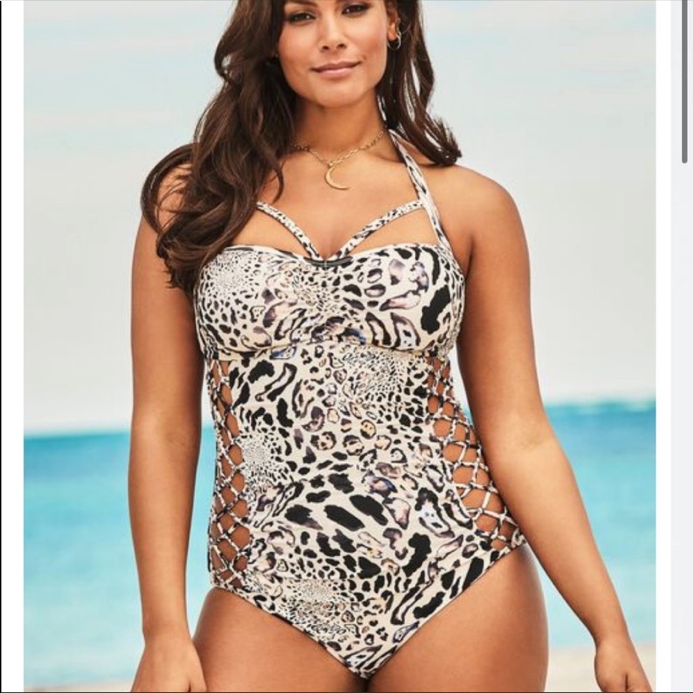NWOT Swimsuits for all Ashley Graham leopard boss cut out macrame swimsuit